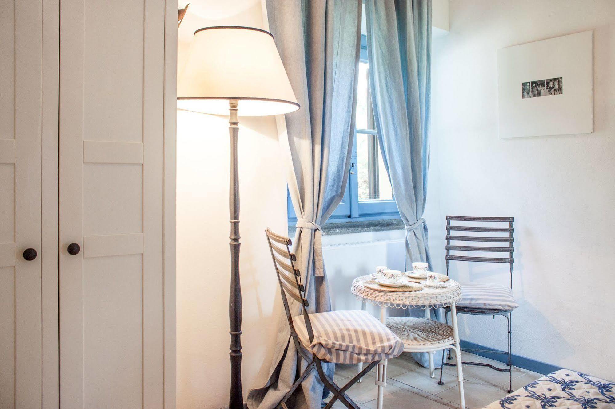チェルノッビオ Casa La Viola Blu Bed & Breakfast エクステリア 写真