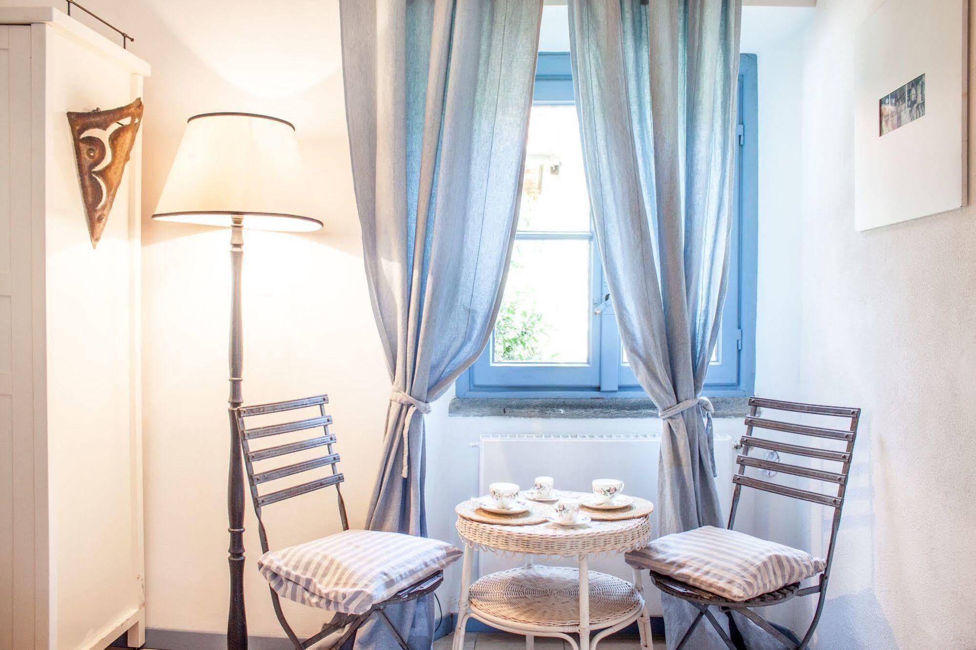 チェルノッビオ Casa La Viola Blu Bed & Breakfast エクステリア 写真