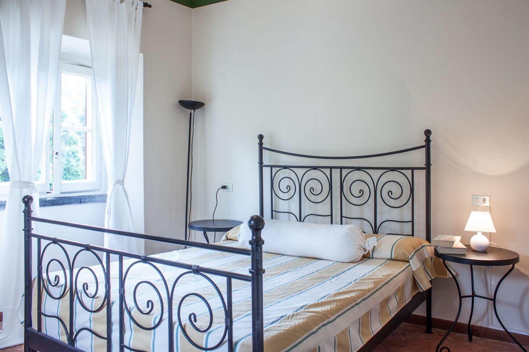 チェルノッビオ Casa La Viola Blu Bed & Breakfast エクステリア 写真