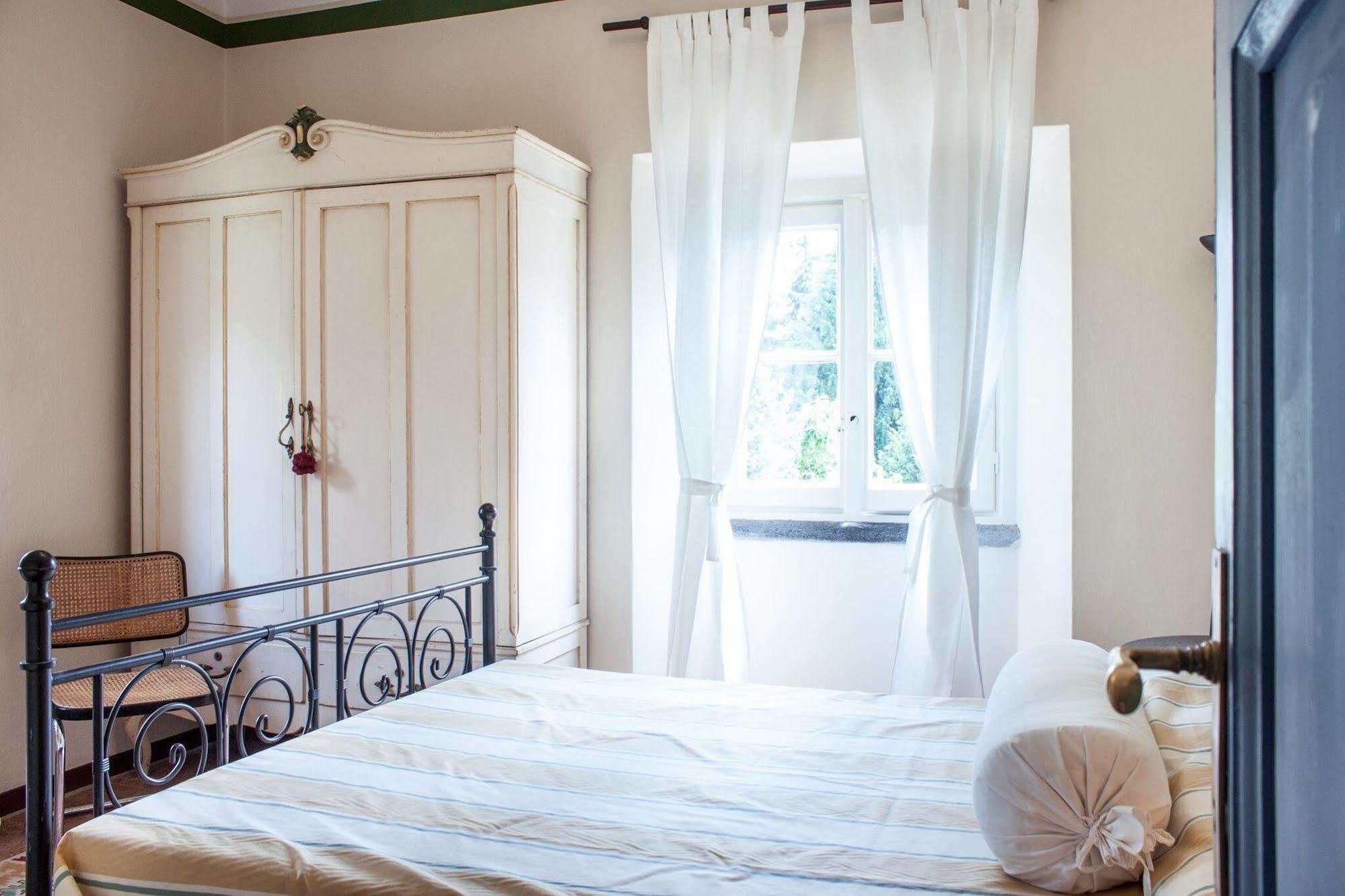 チェルノッビオ Casa La Viola Blu Bed & Breakfast エクステリア 写真